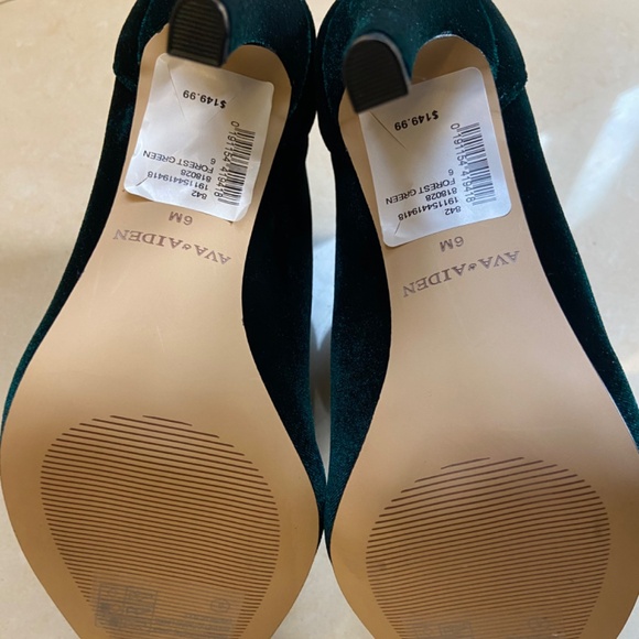 Ava and Aiden forest green velvet heeled booties - Picture 3 of 3